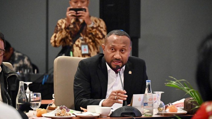 Yan-Permenas-Mandenas